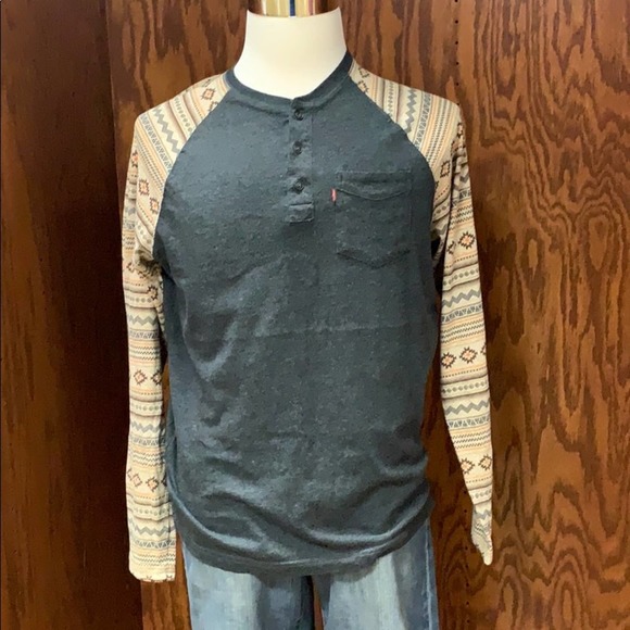 Levi’s Long Sleeve Shirt - Picture 1 of 10